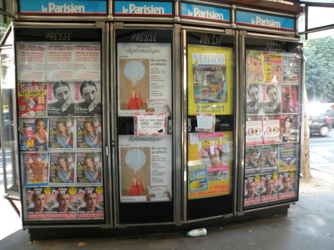  kiosque à journaux, monde diplomatique, live poker, match, journal de la maison